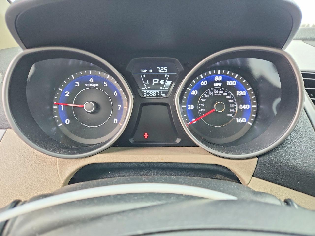 2015 HYUNDAI ELANTRA SE photo 9