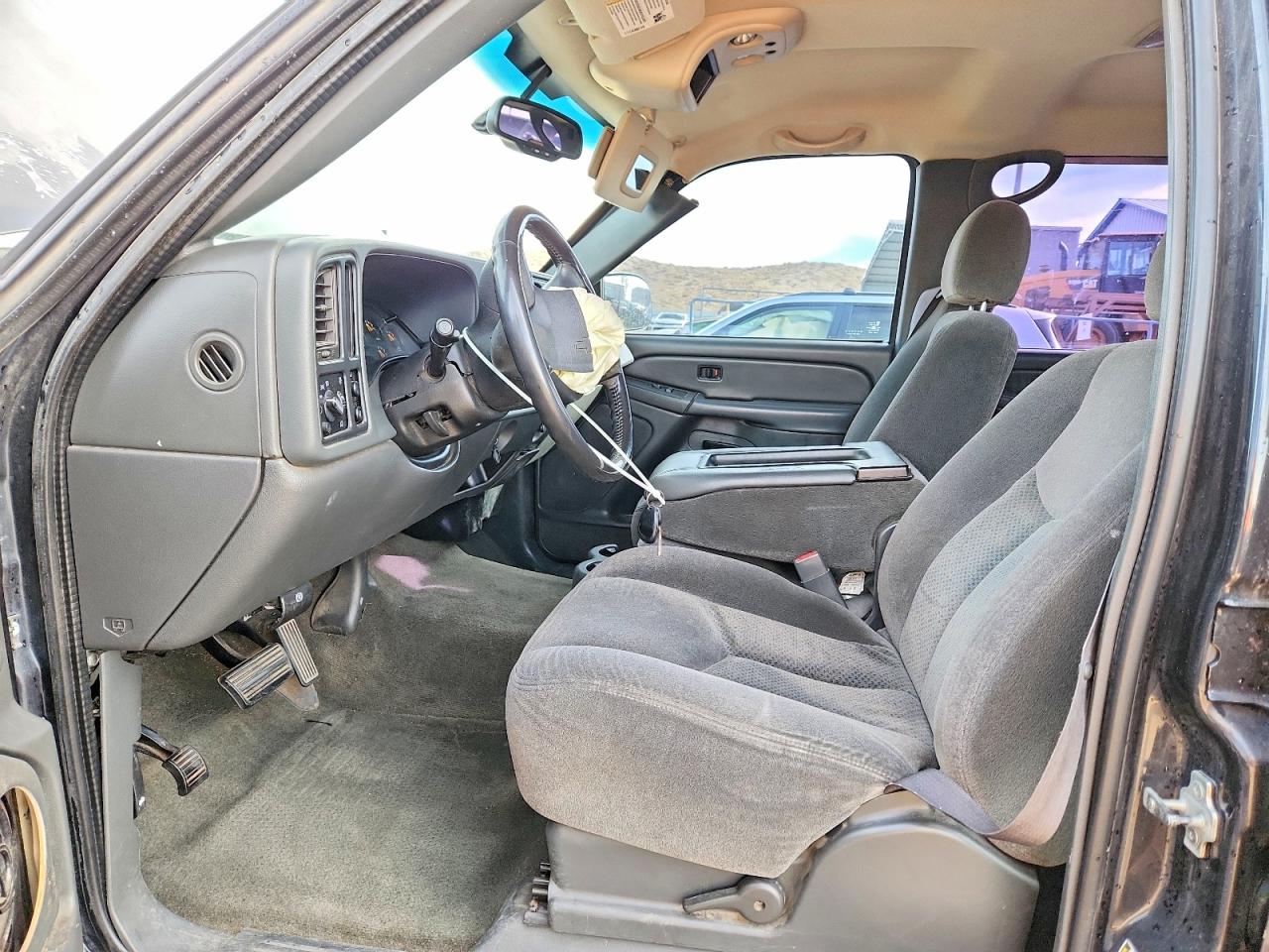 2005 CHEVROLET SILVERADO C1500 photo 7