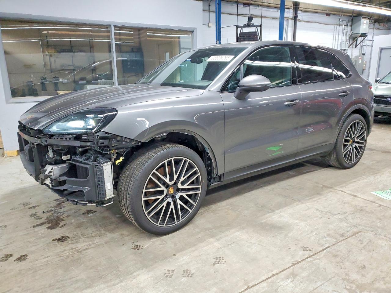 2024 PORSCHE CAYENNE