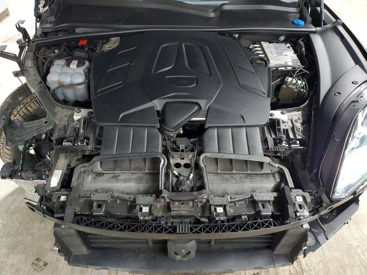 2024 PORSCHE CAYENNE photo 23