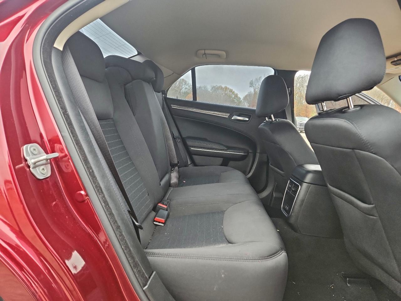 2022 CHRYSLER 300 TOURING photo 10