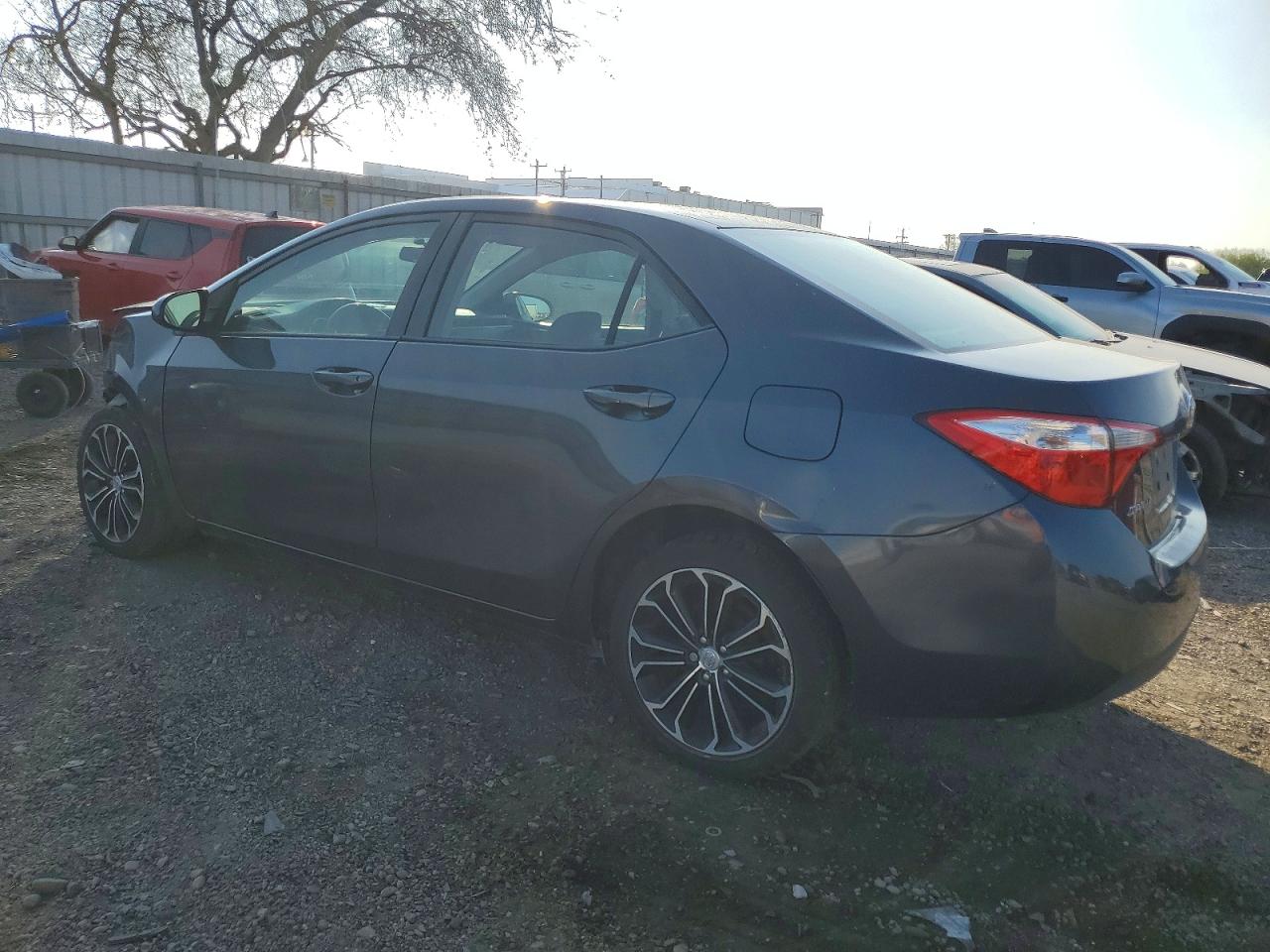2016 TOYOTA COROLLA L photo 2