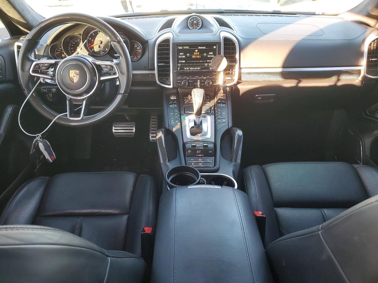 2016 PORSCHE CAYENNE TURBO photo 8