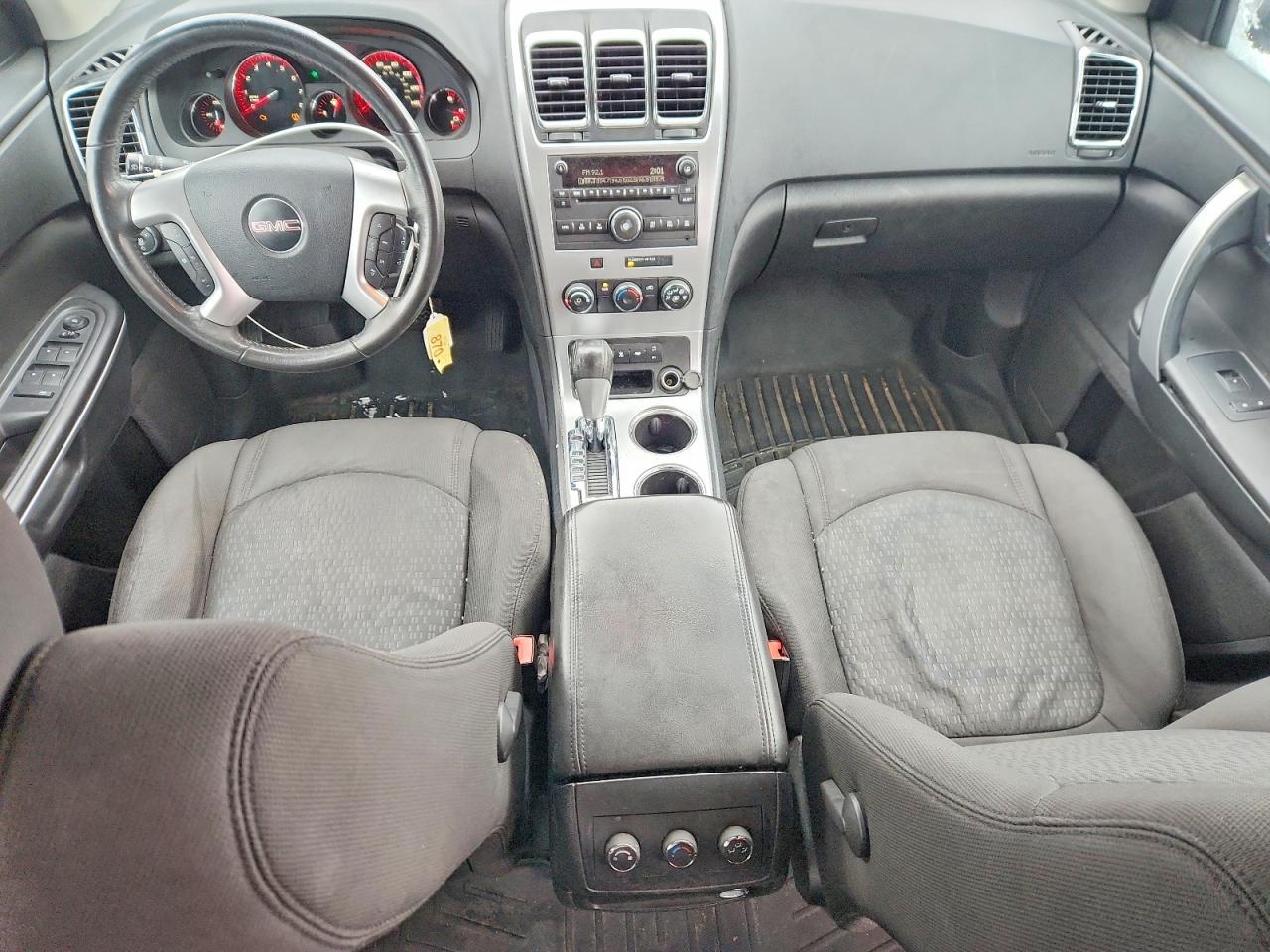 2010 GMC ACADIA SLE photo 8