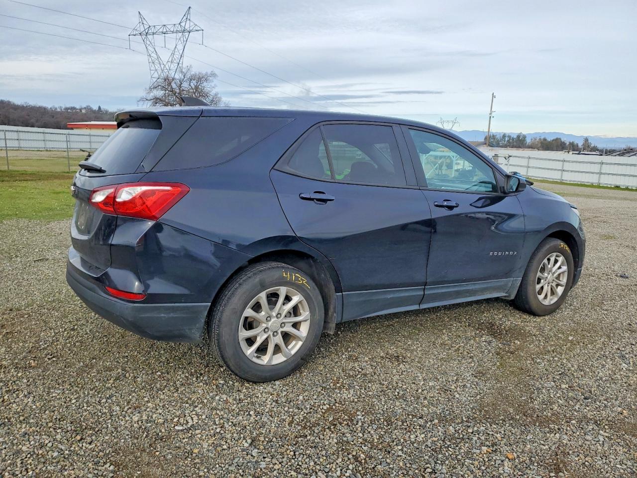 2020 CHEVROLET EQUINOX LS photo 3