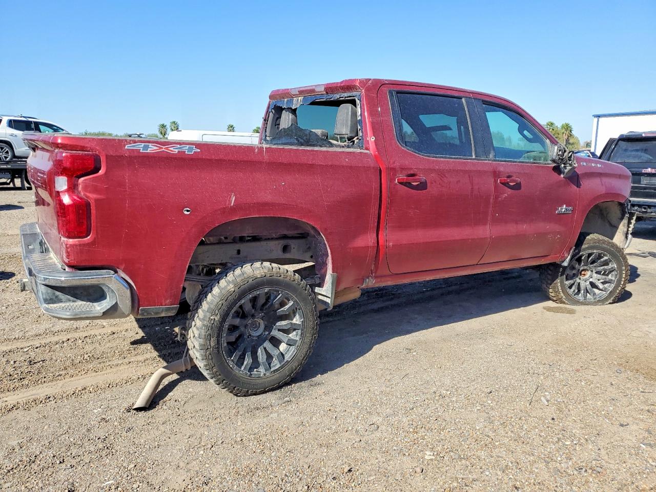 2020 CHEVROLET SILVERADO K1500 LT photo 3