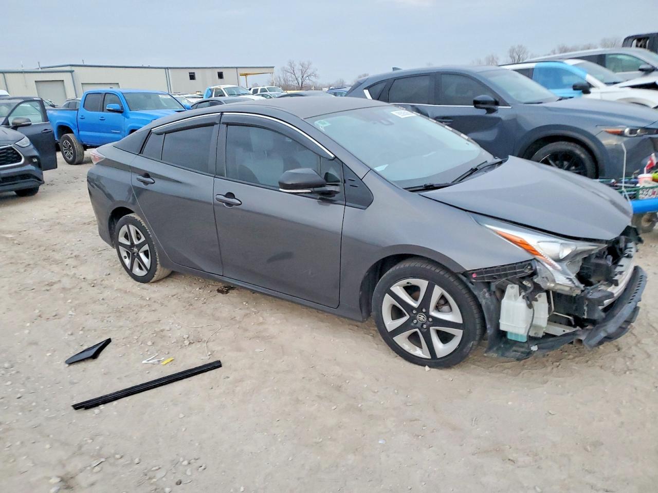 2017 TOYOTA PRIUS photo 4