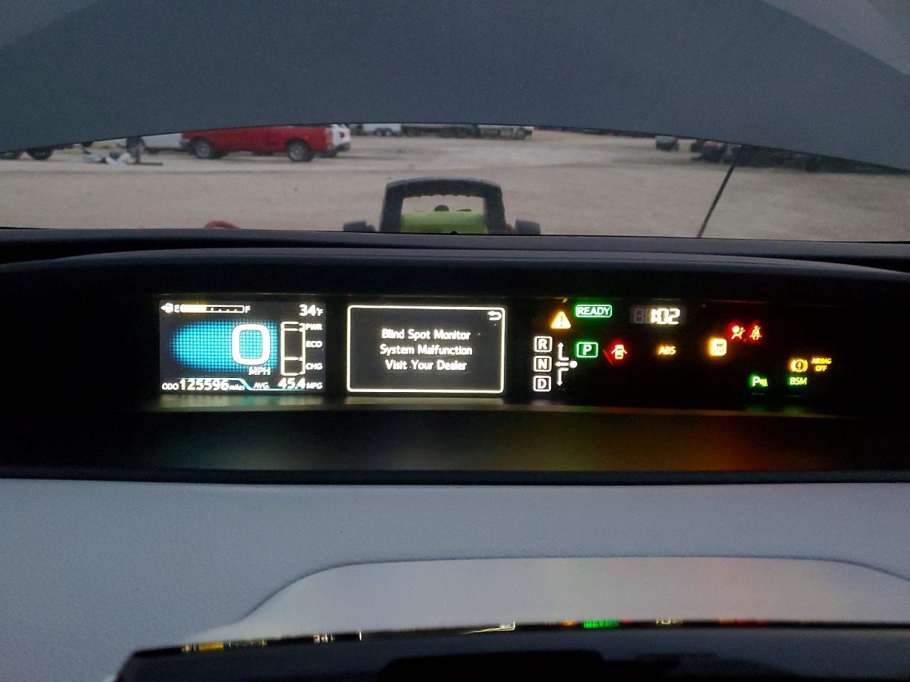 2017 TOYOTA PRIUS photo 9