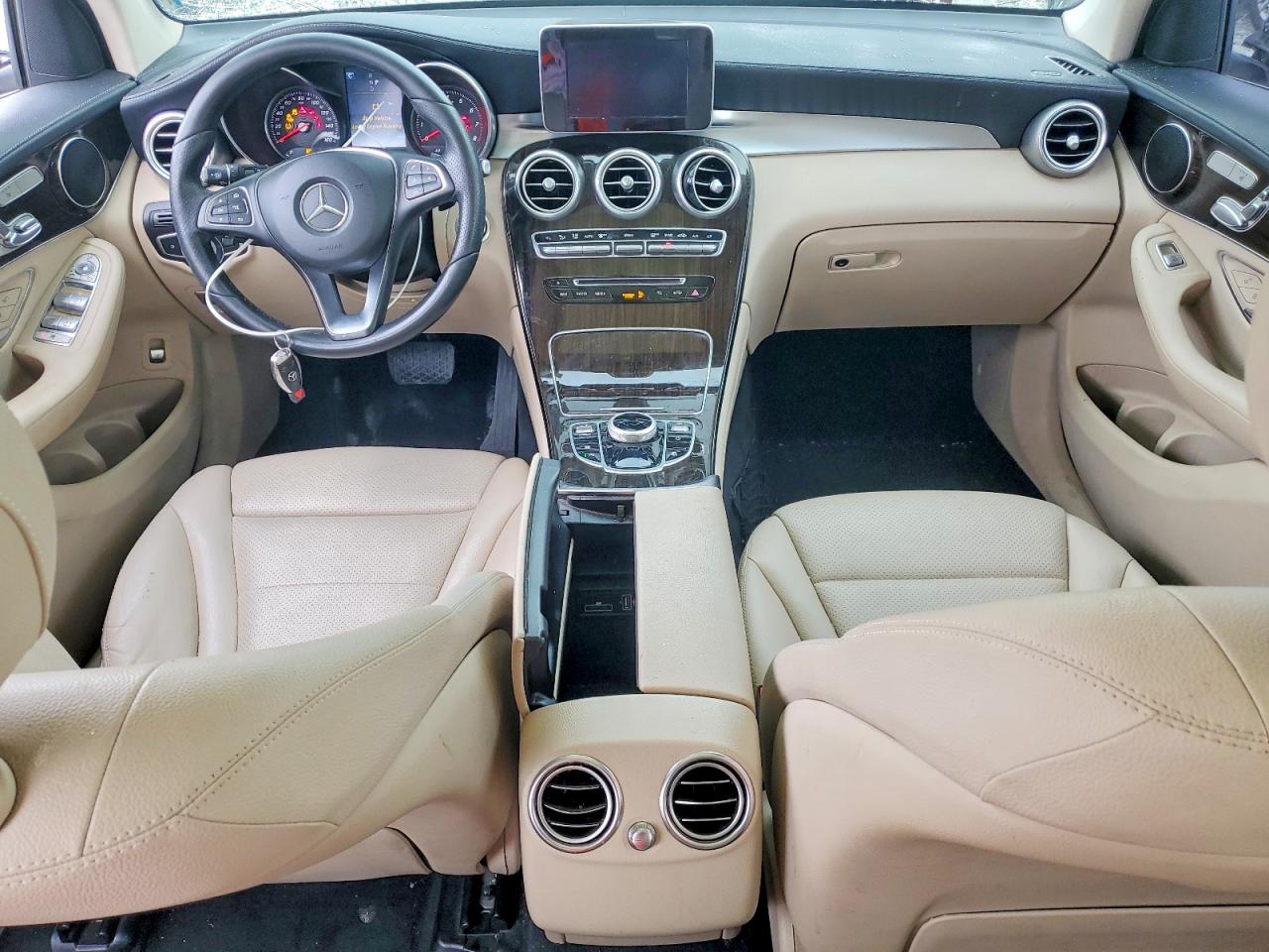 2017 MERCEDES-BENZ GLC 300 4MATIC photo 8