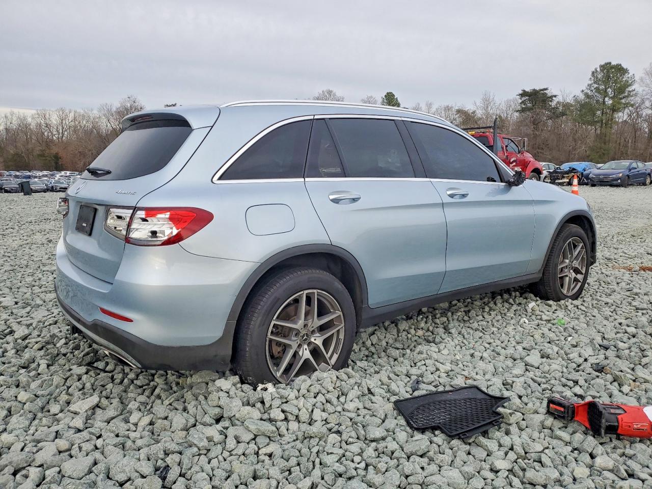 2017 MERCEDES-BENZ GLC 300 4MATIC photo 3