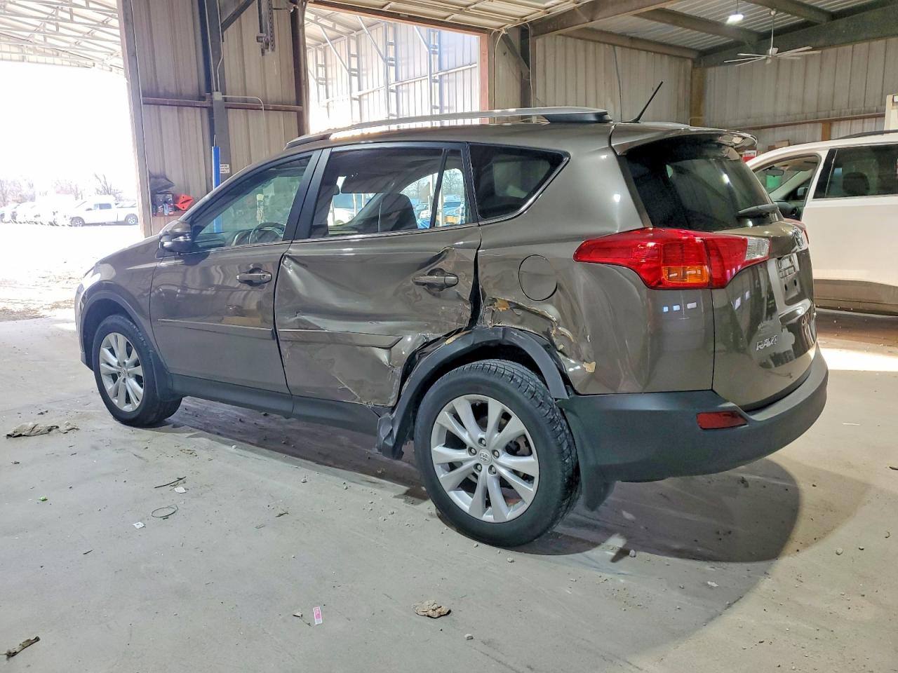 2015 TOYOTA RAV4 LIMITED photo 4