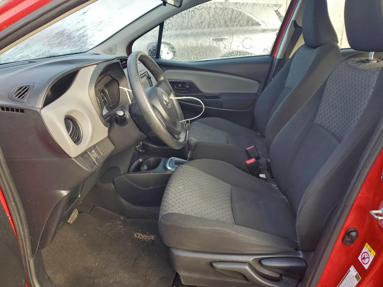 2015 TOYOTA YARIS photo 7