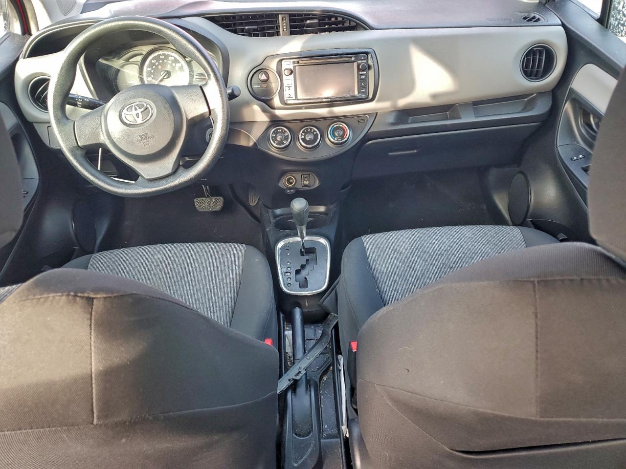 2015 TOYOTA YARIS photo 8