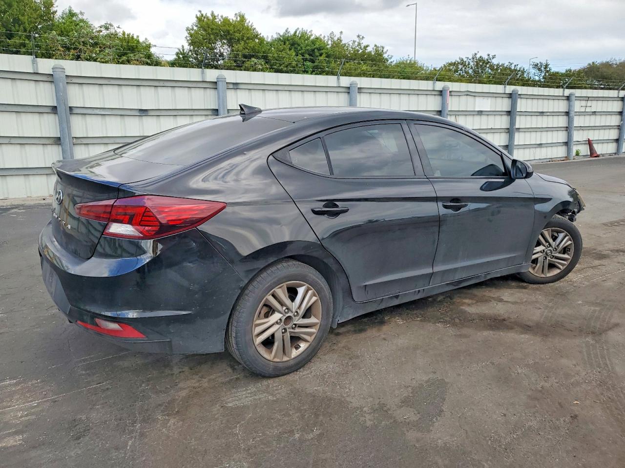 2019 HYUNDAI ELANTRA SEL photo 3