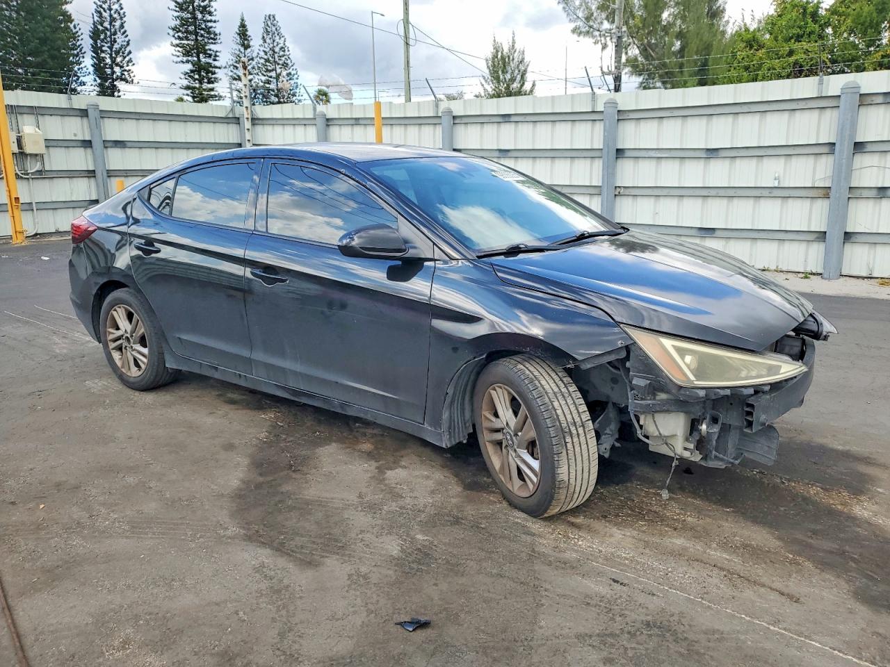 2019 HYUNDAI ELANTRA SEL photo 4