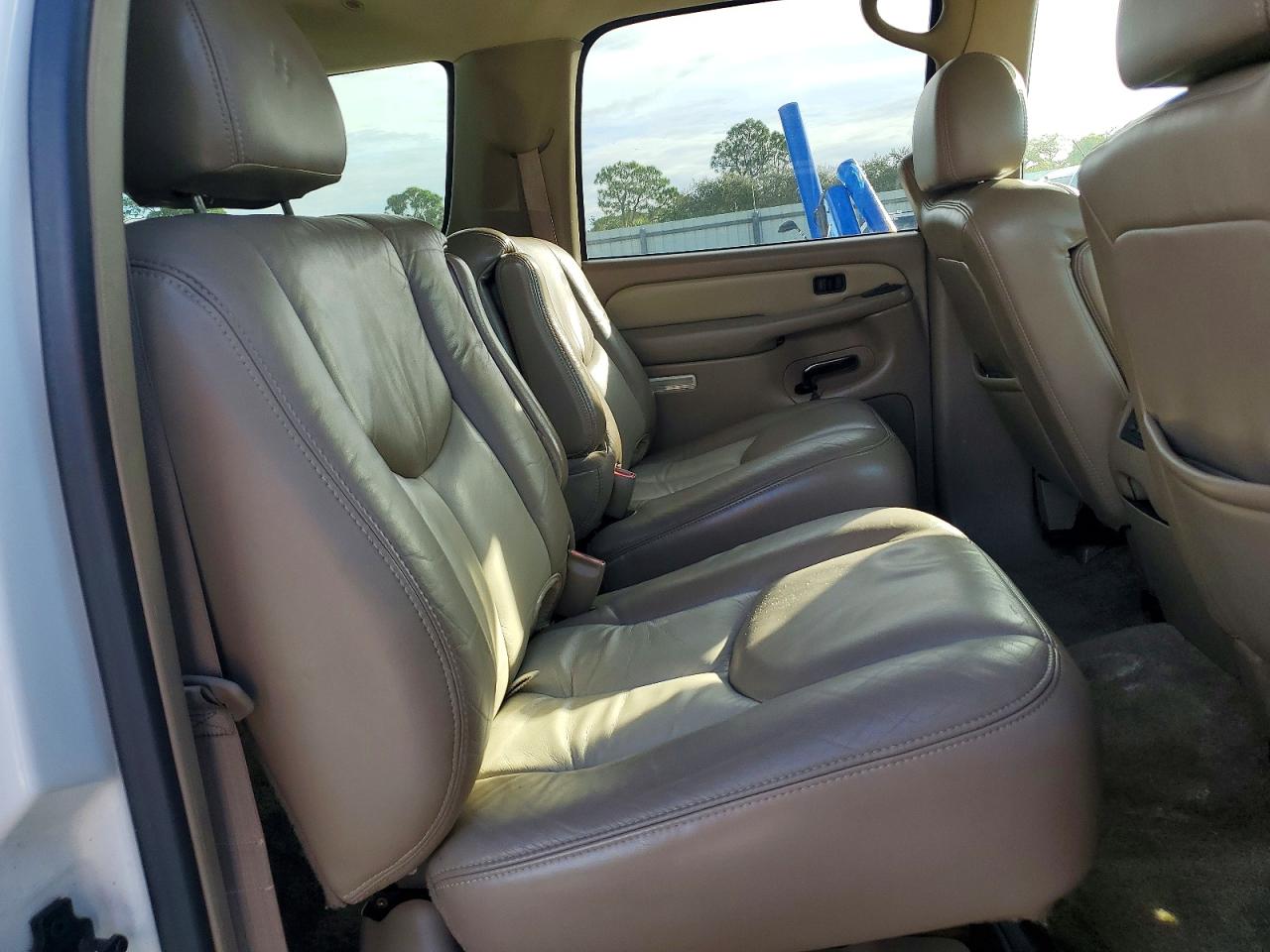 2003 GMC YUKON XL DENALI photo 11