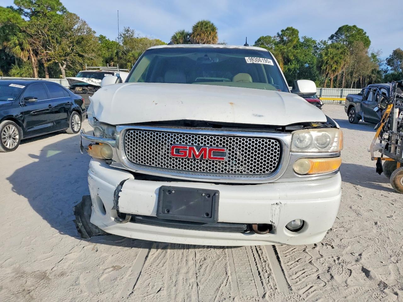 2003 GMC YUKON XL DENALI photo 5