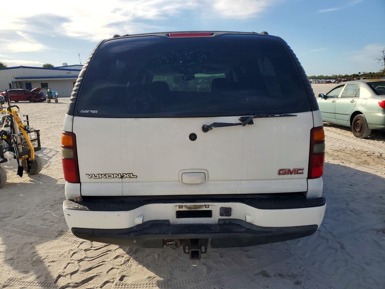 2003 GMC YUKON XL DENALI photo 6