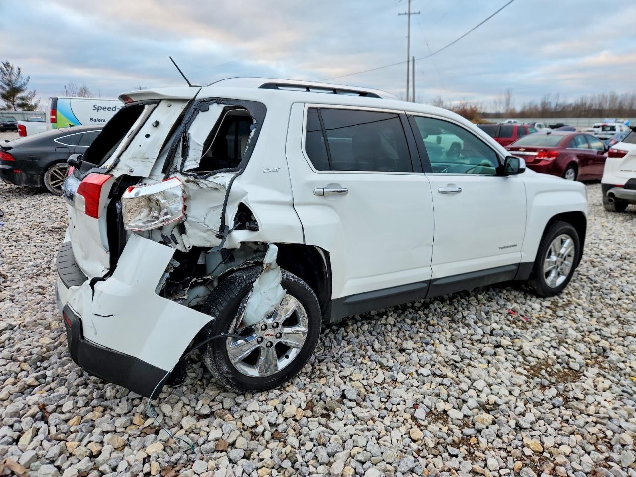 2015 GMC TERRAIN SLT photo 3
