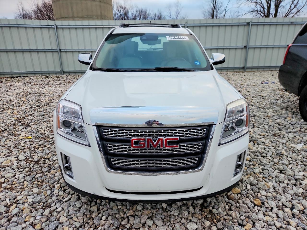 2015 GMC TERRAIN SLT photo 5