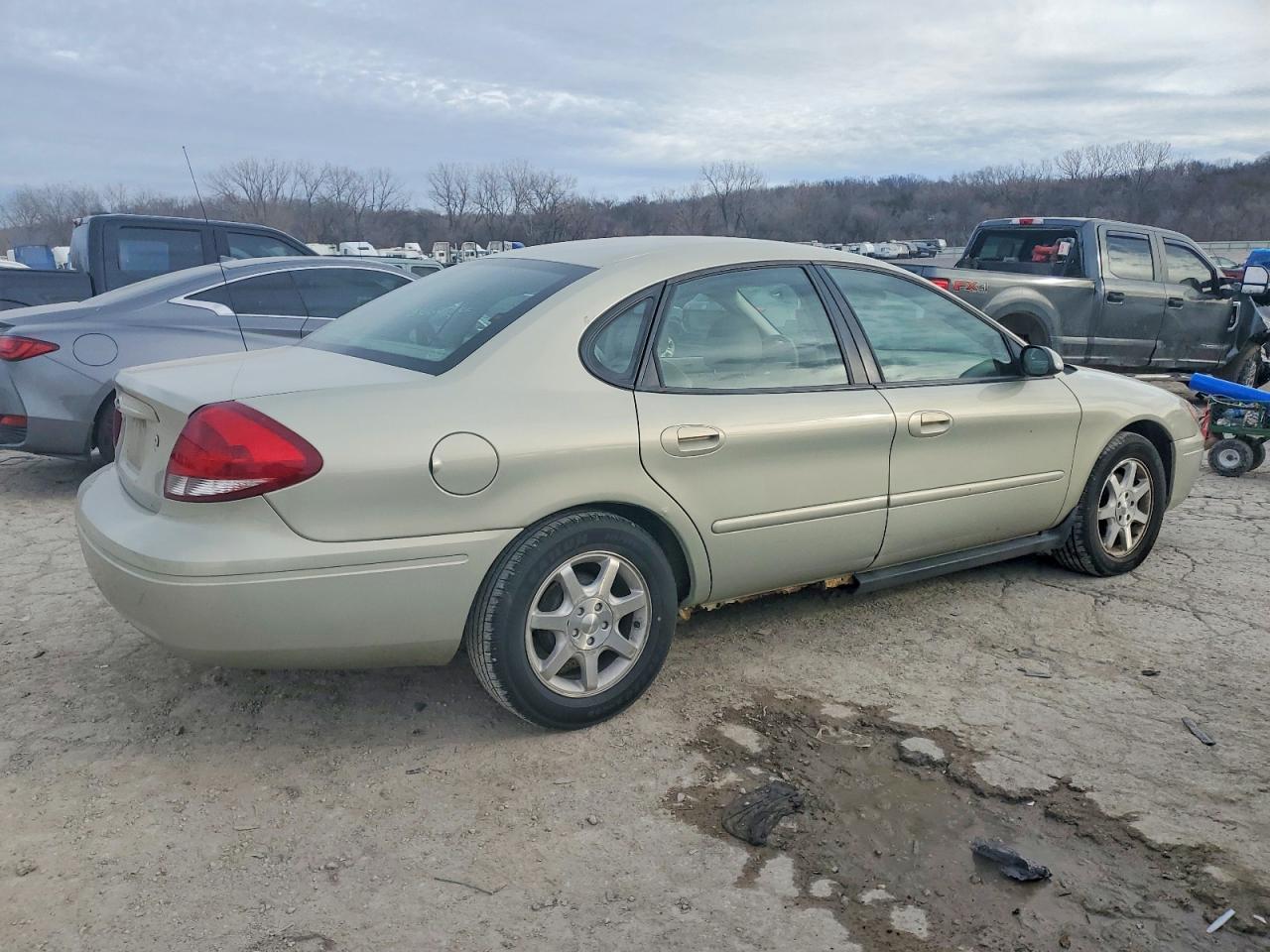 2006 FORD TAURUS SEL photo 3