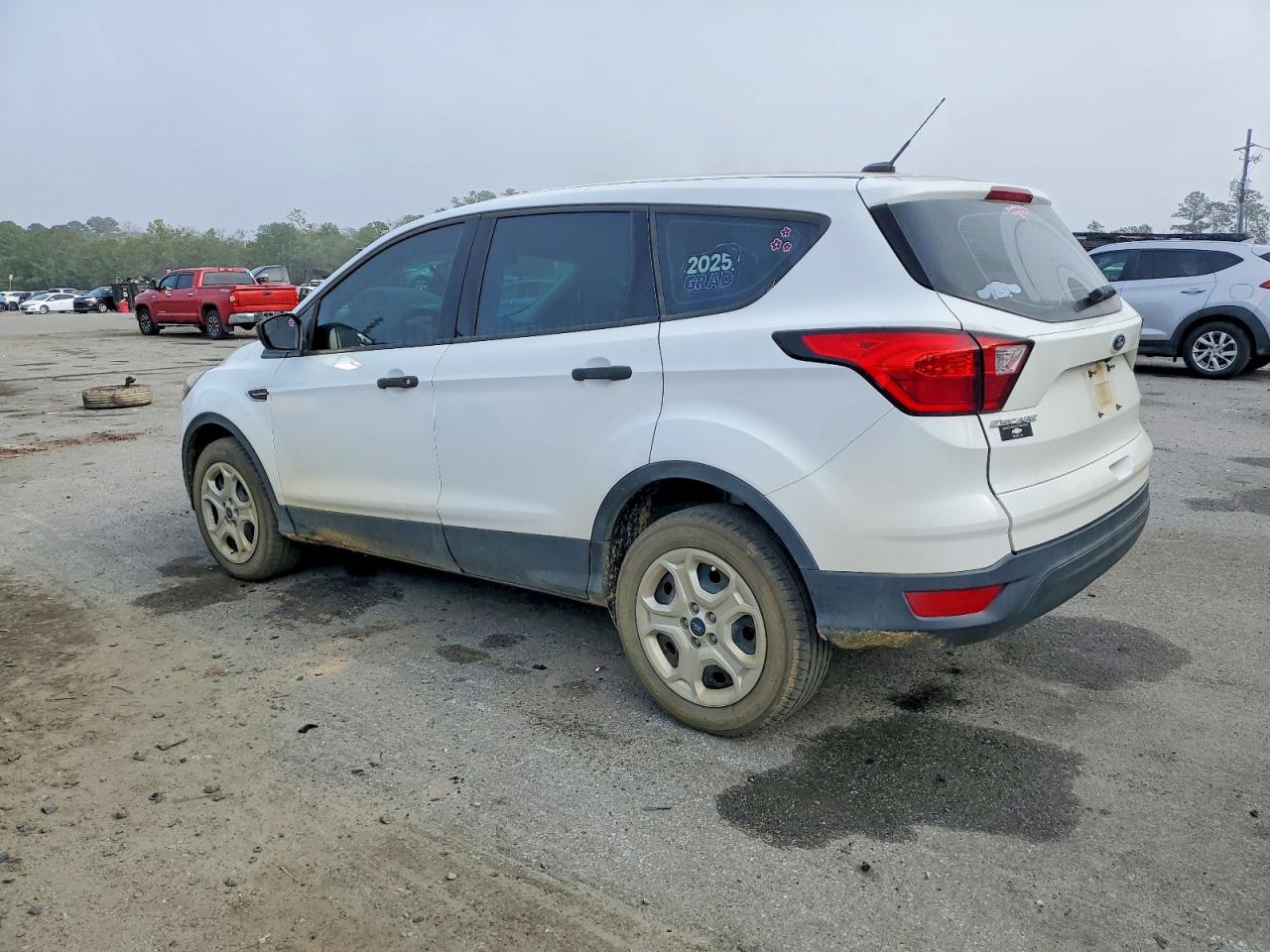 2019 FORD ESCAPE S photo 2