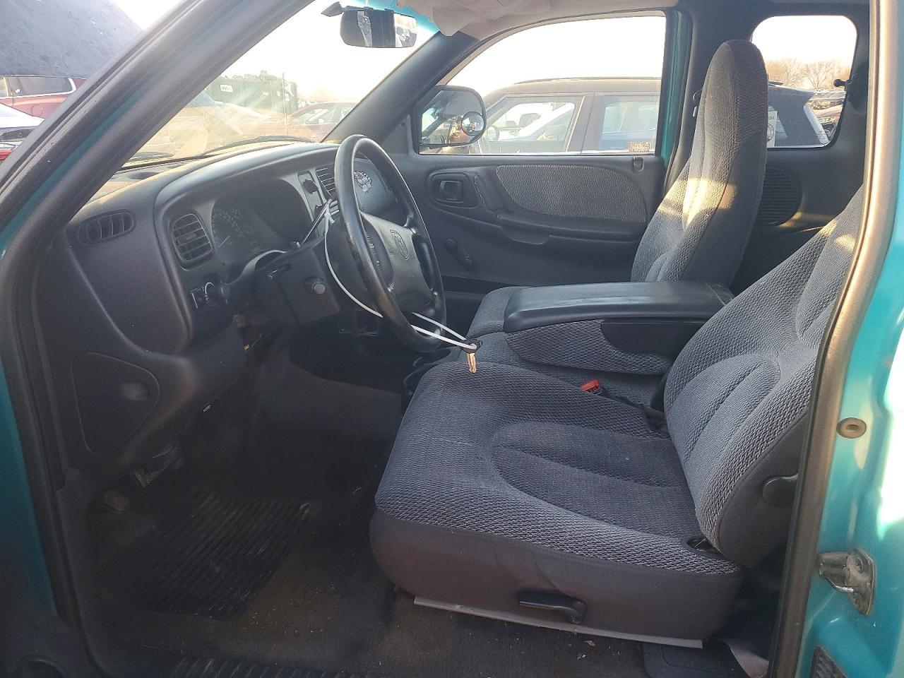 1997 DODGE DAKOTA photo 13