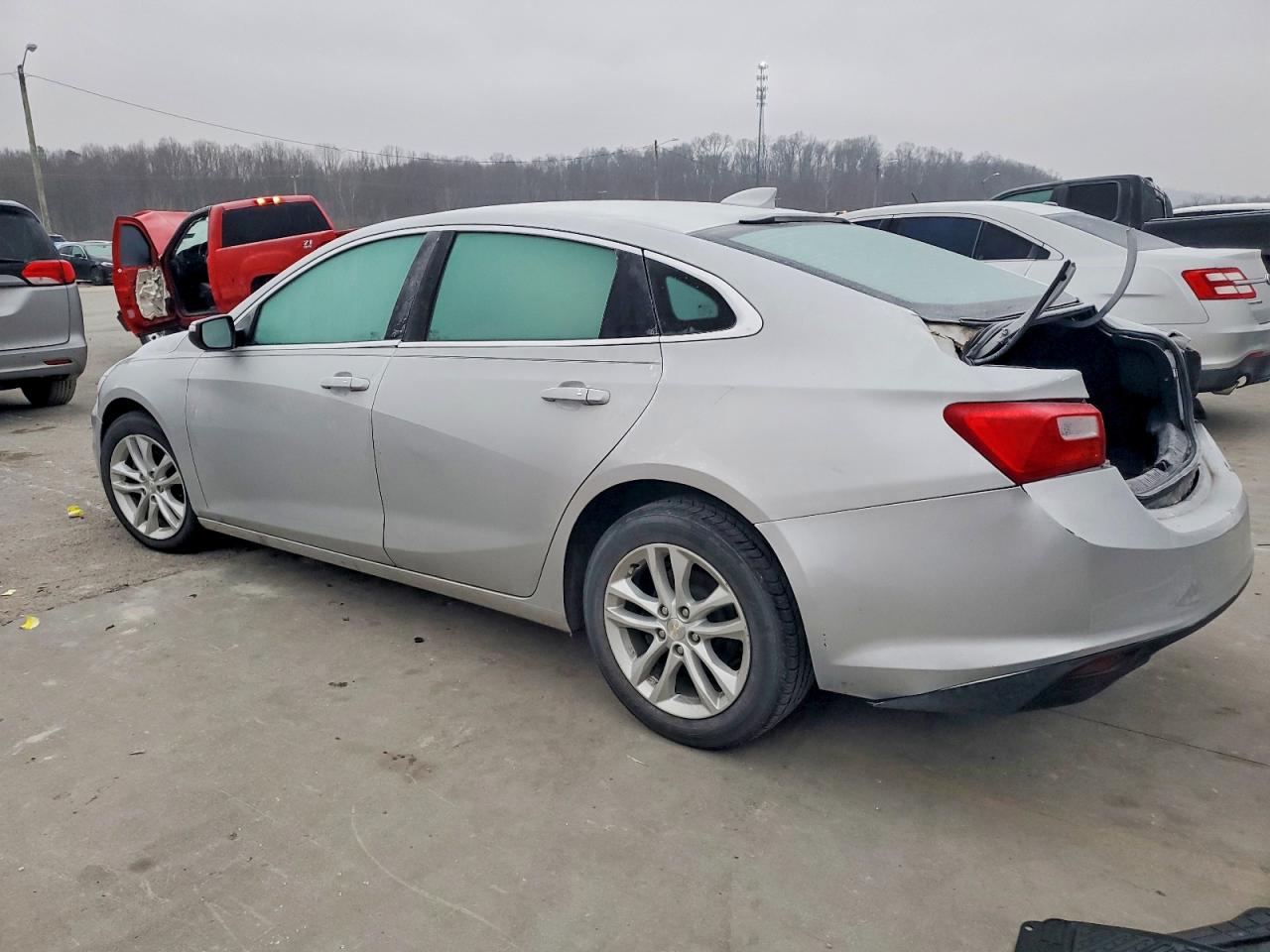 2017 CHEVROLET MALIBU LT photo 2