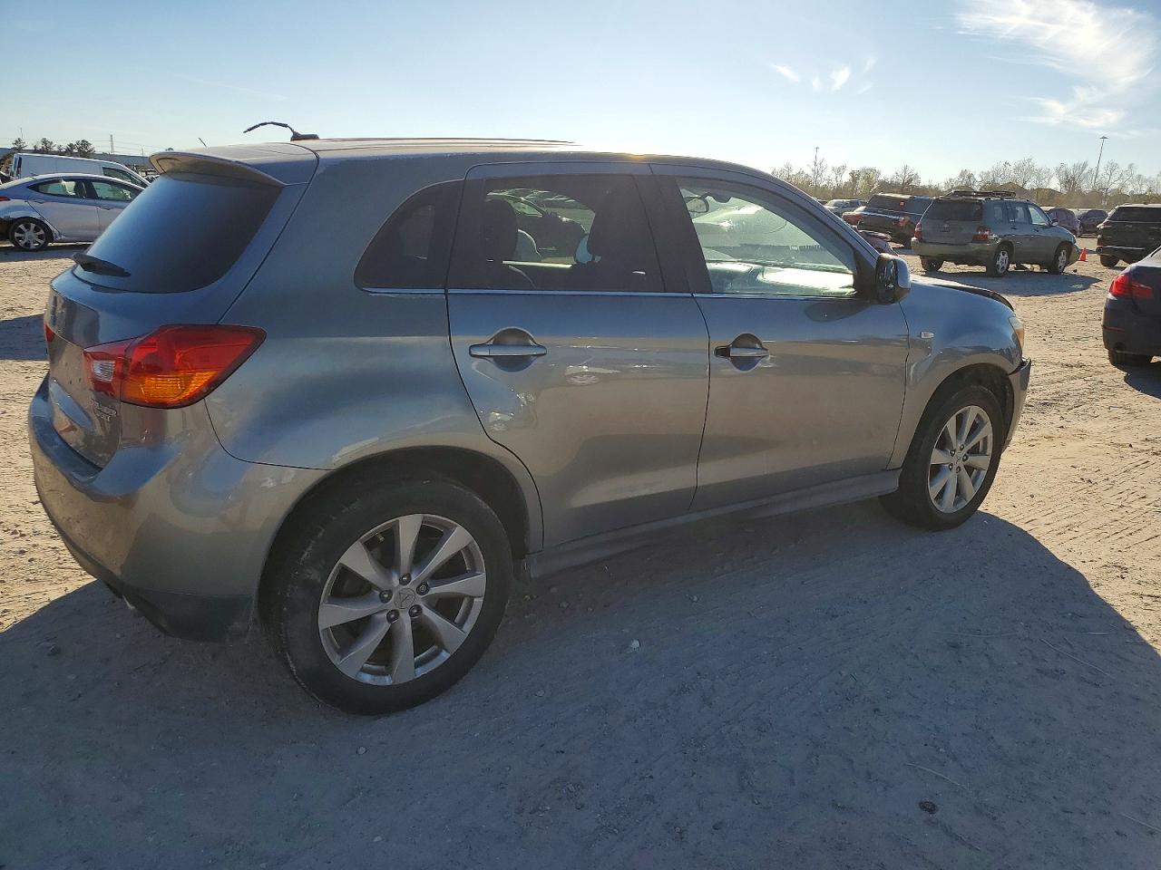 2014 MITSUBISHI OUTLANDER SPORT SE photo 3