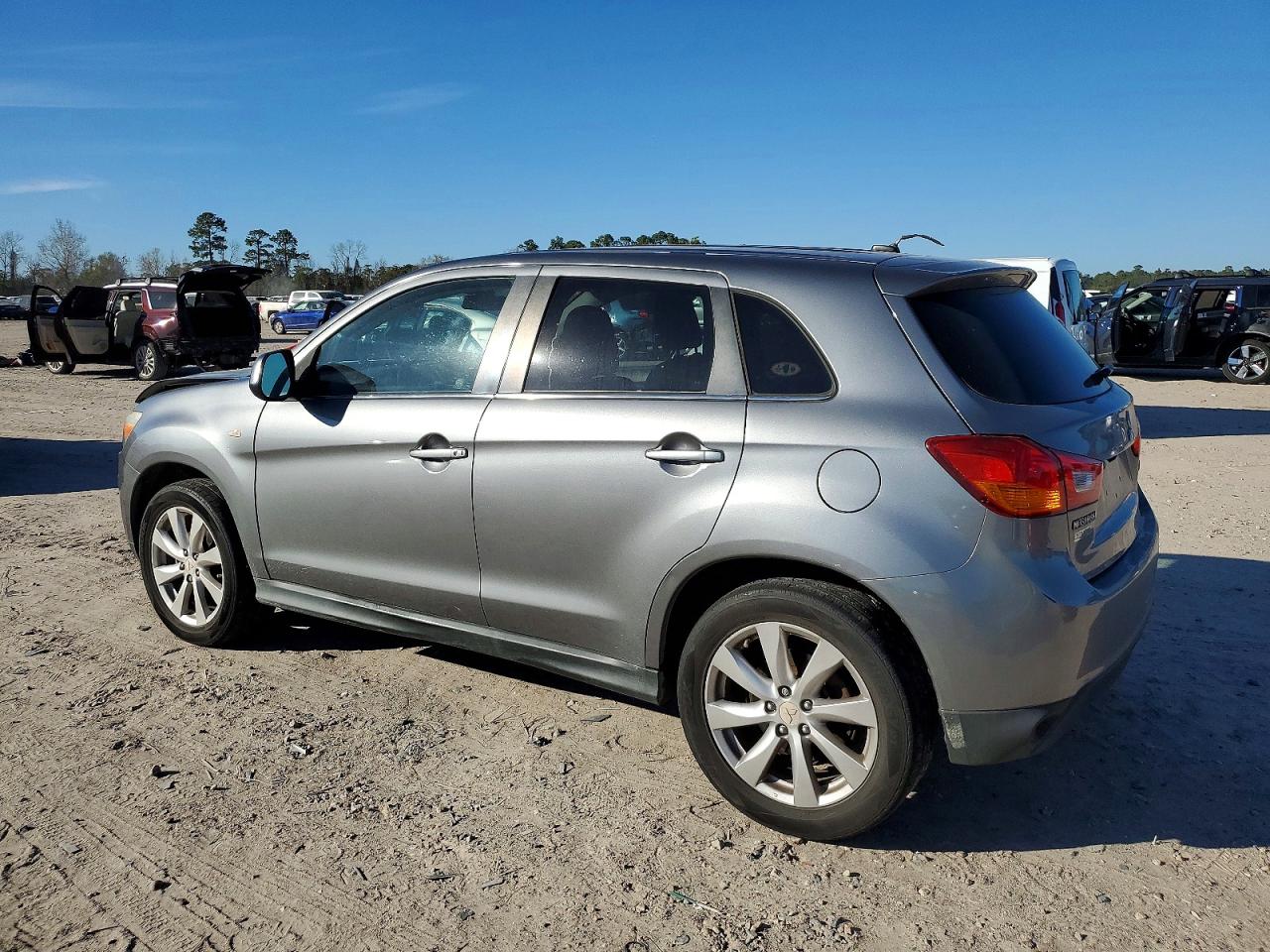 2014 MITSUBISHI OUTLANDER SPORT SE photo 2