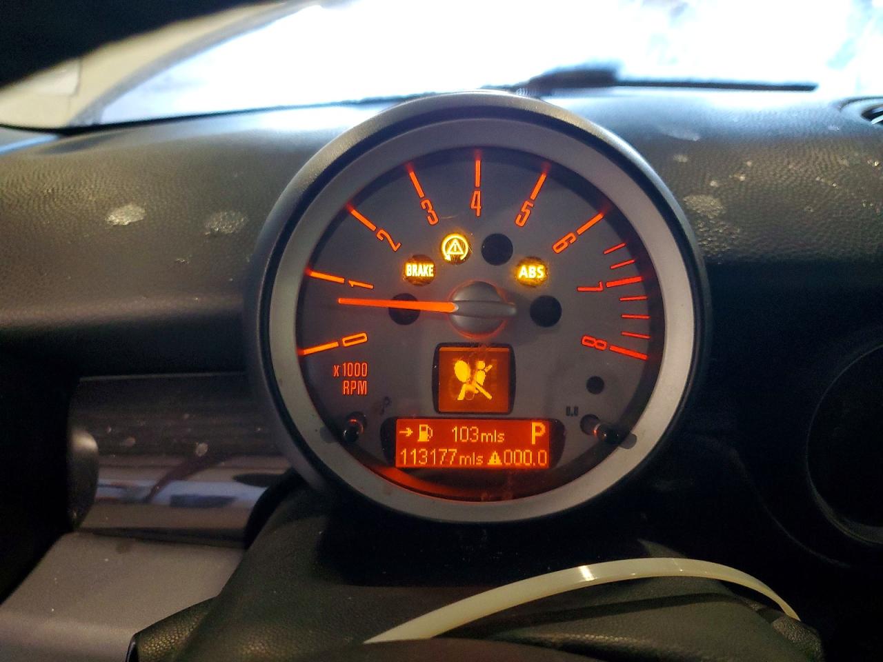 2010 MINI COOPER S photo 9