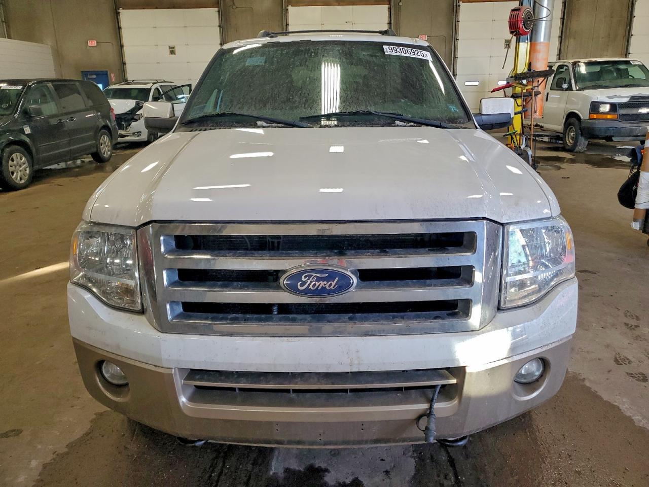 2011 FORD EXPEDITION XLT photo 5