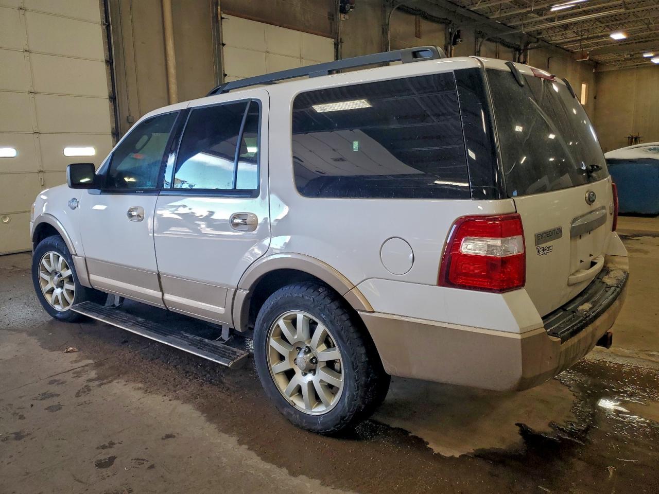 2011 FORD EXPEDITION XLT photo 2