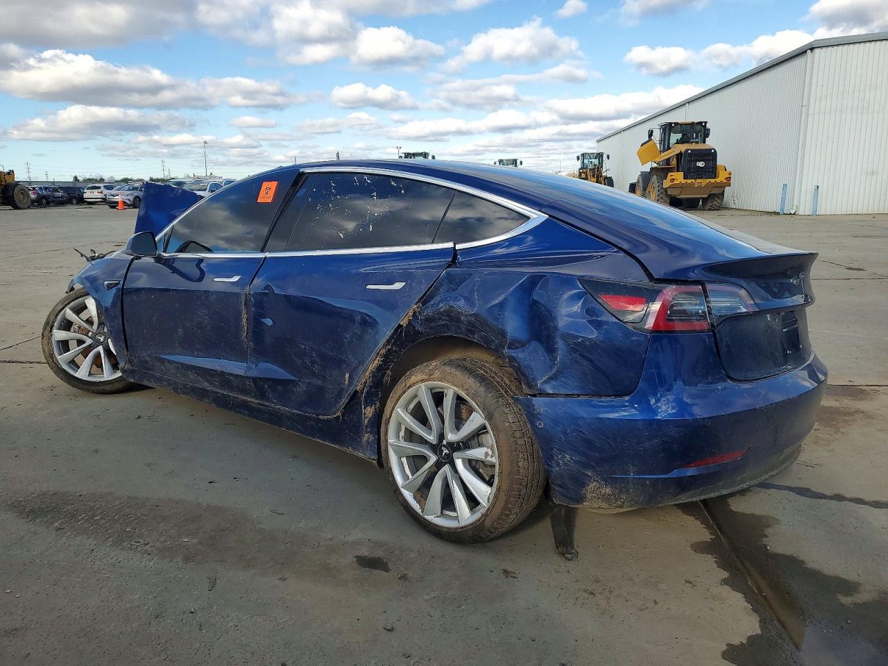 2018 TESLA MODEL 3 photo 2