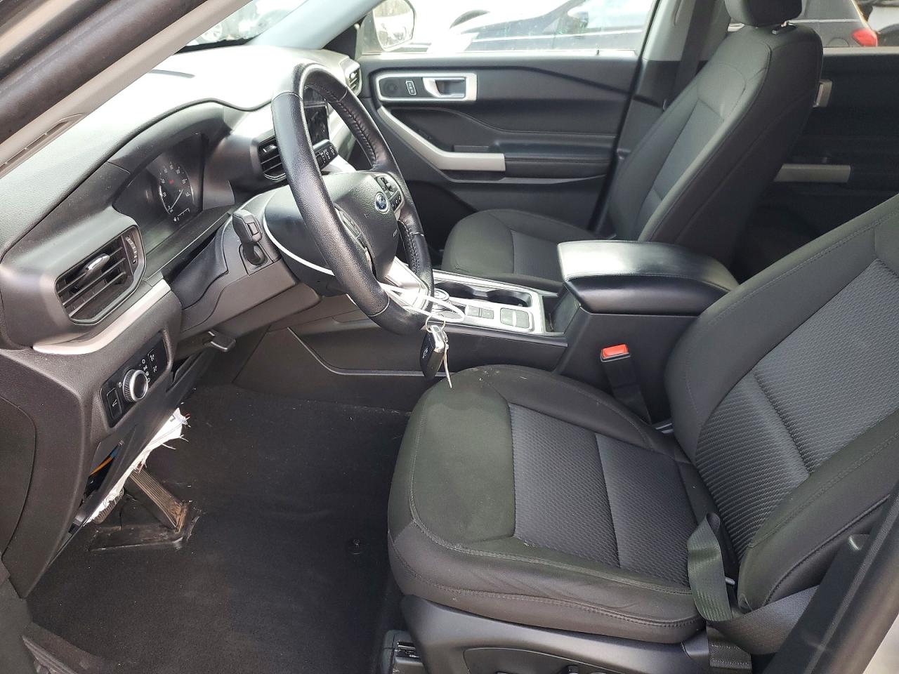 2024 FORD EXPLORER XLT photo 7