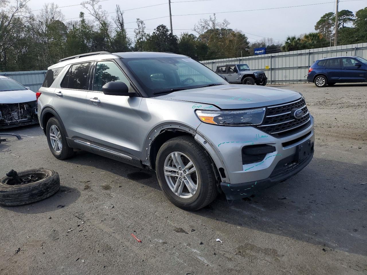 2024 FORD EXPLORER XLT photo 4