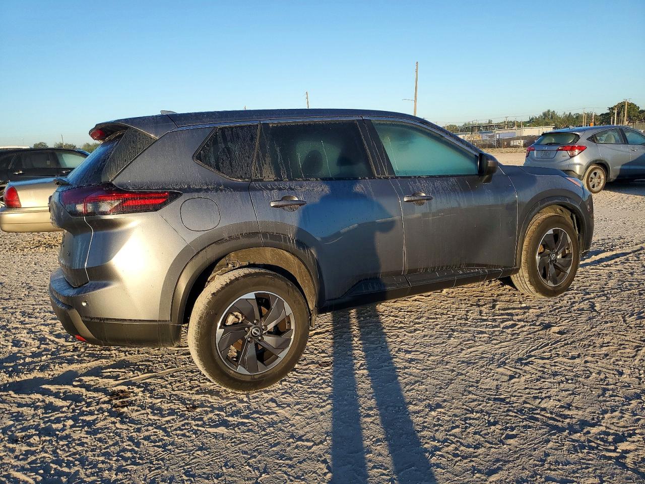 2024 NISSAN ROGUE SV photo 3