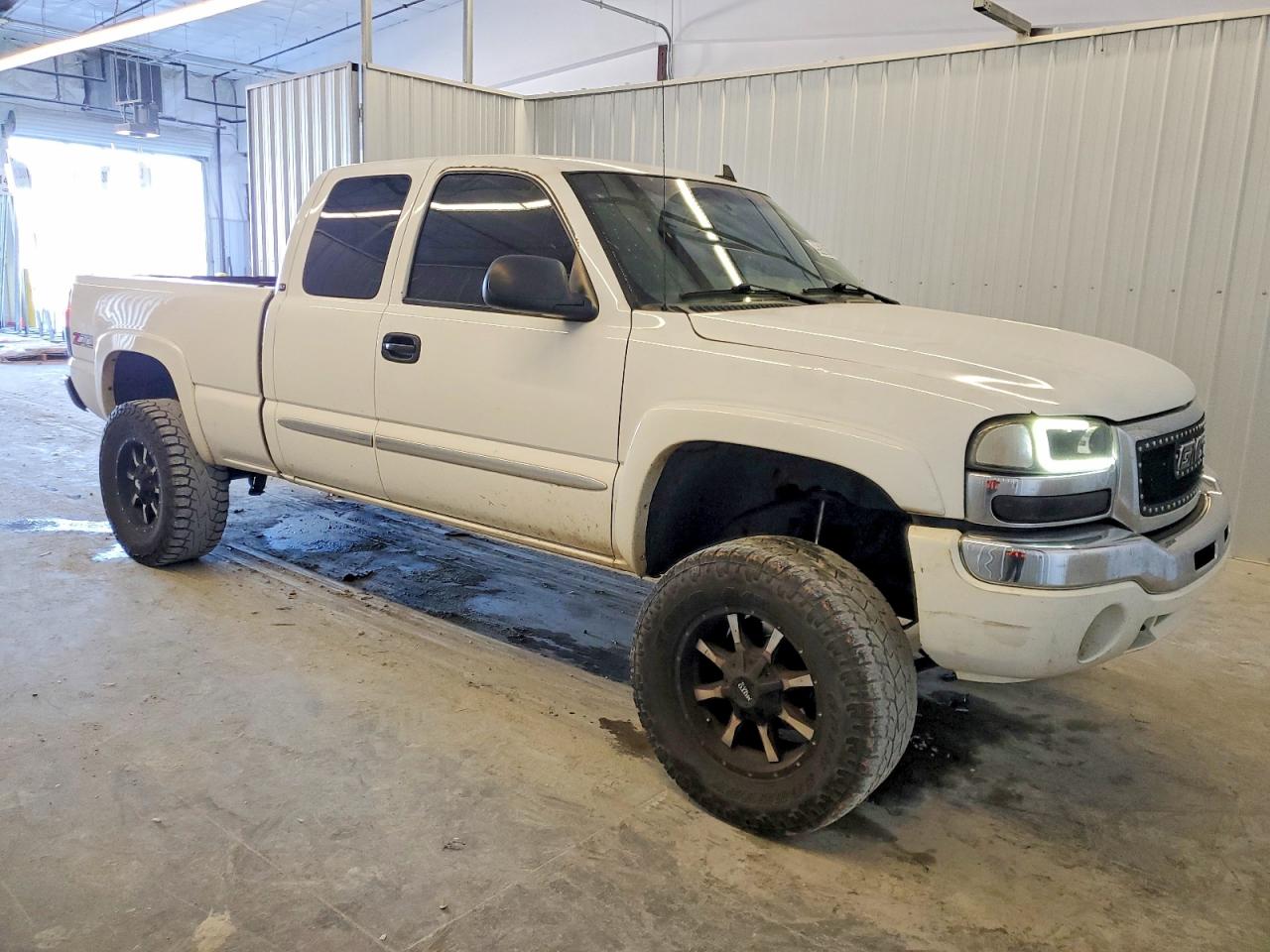 2007 GMC NEW SIERRA K1500 CLASSIC photo 4