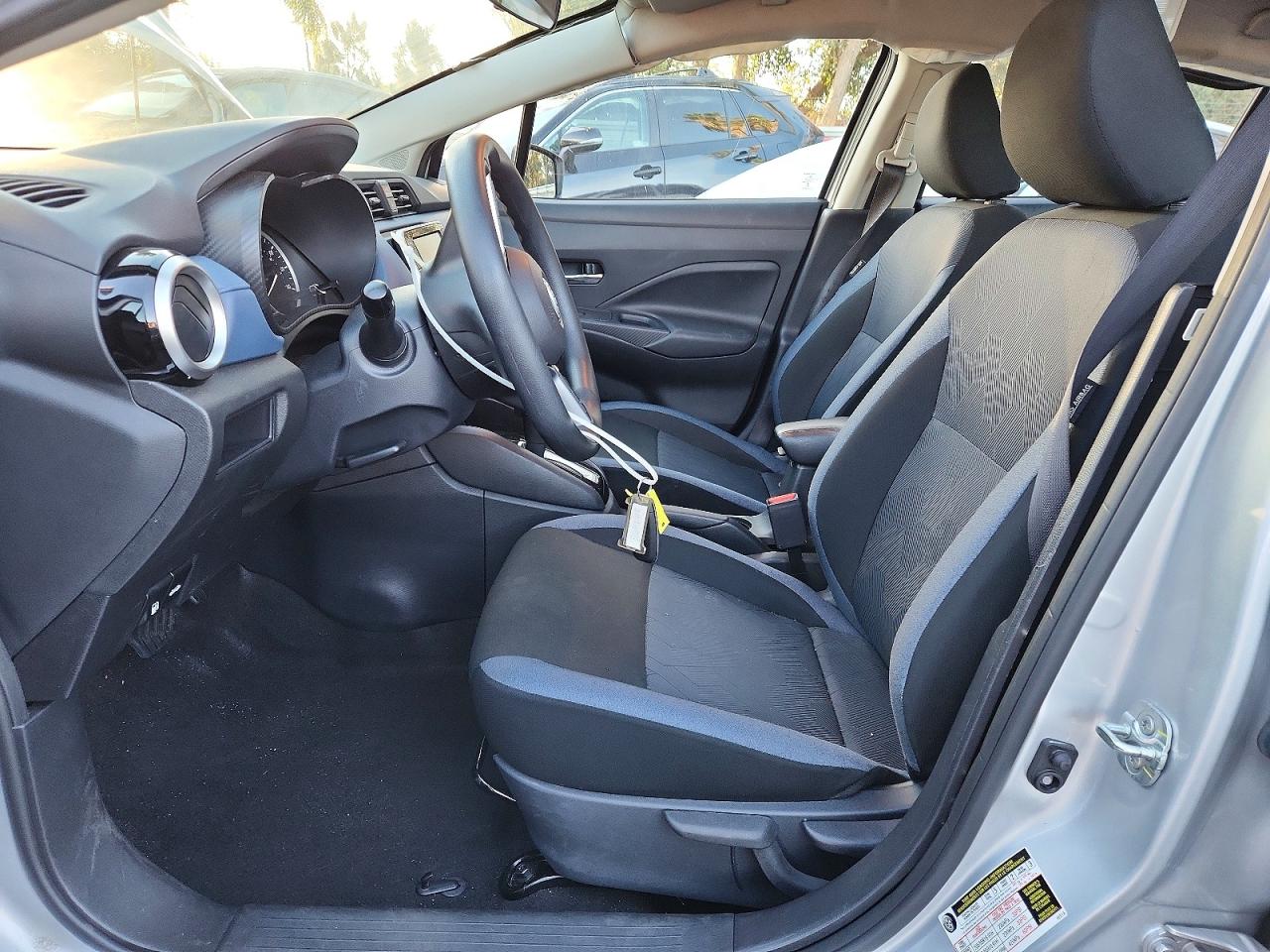 2025 NISSAN VERSA SV photo 7