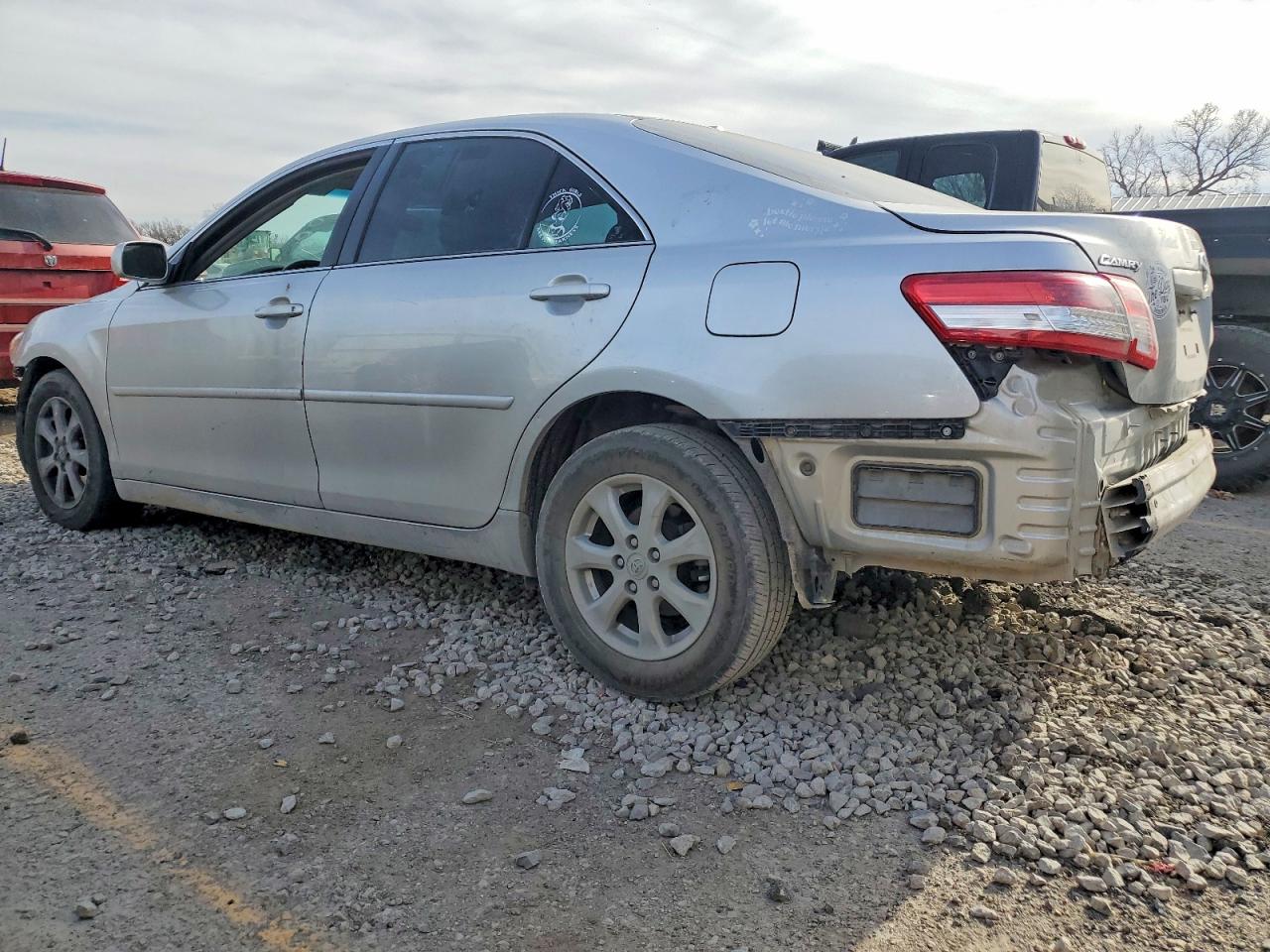 2011 TOYOTA CAMRY BASE photo 2