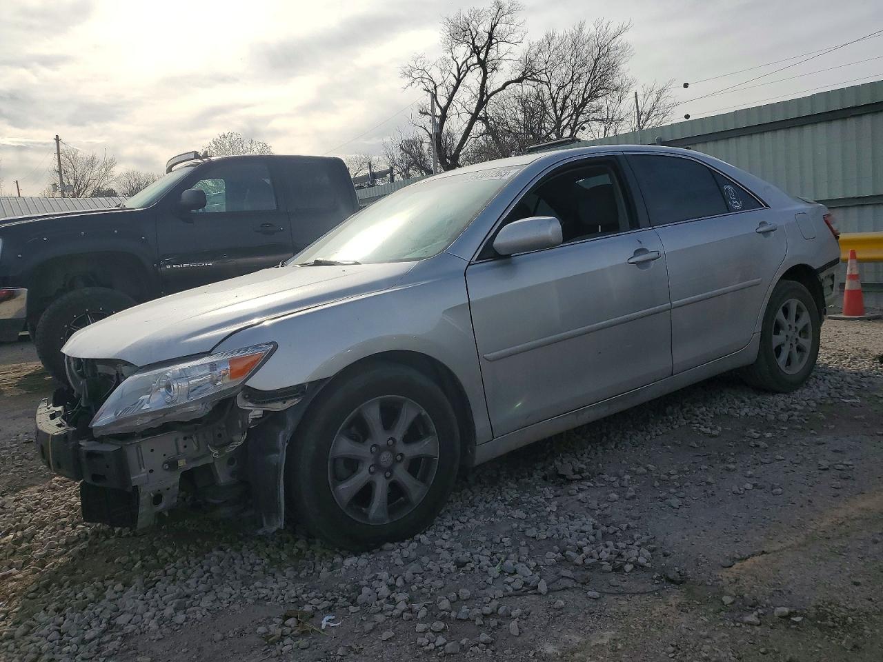 2011 TOYOTA CAMRY