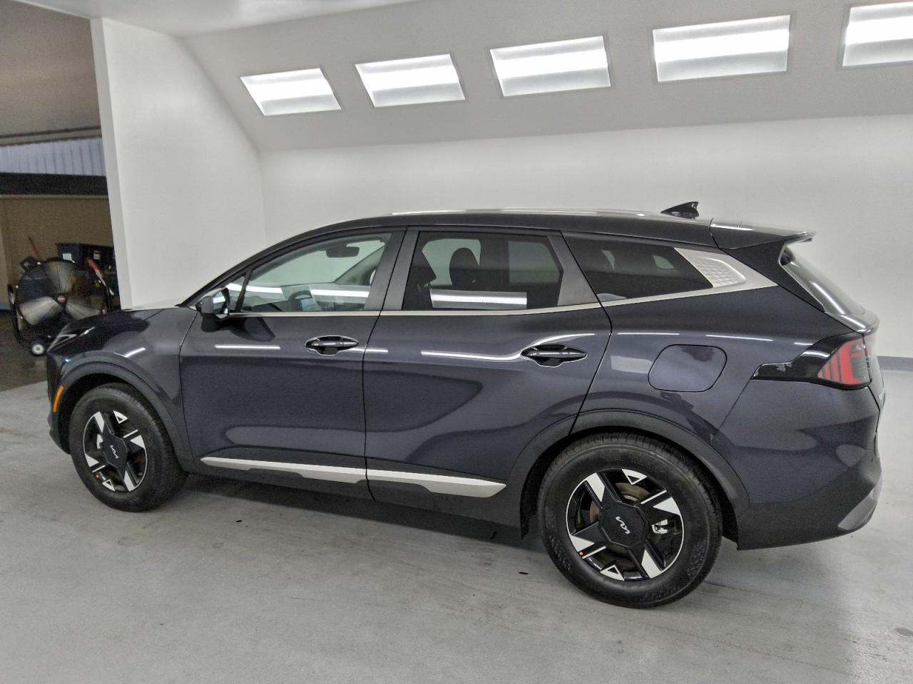 2026 KIA SPORTAGE LX photo 2