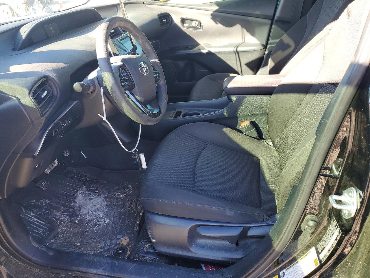 2019 TOYOTA PRIUS LE photo 13