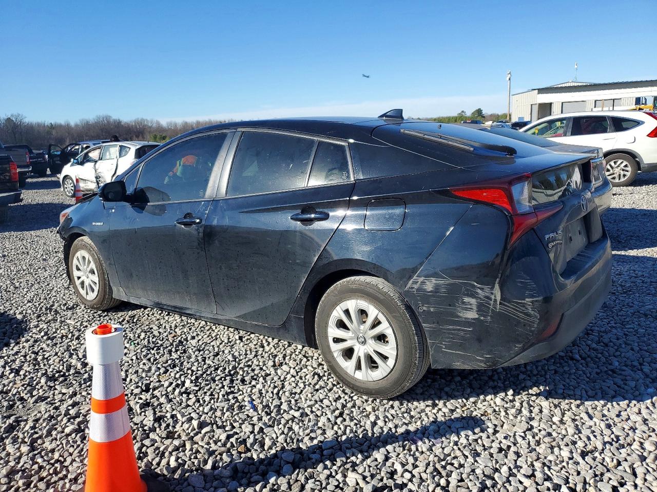 2019 TOYOTA PRIUS LE photo 3