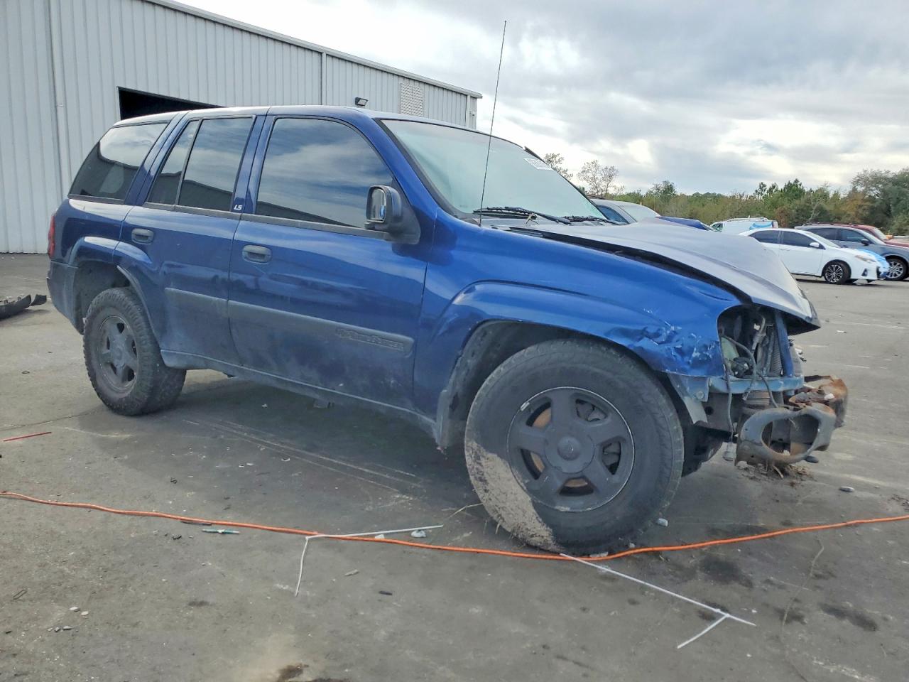 2004 CHEVROLET TRAILBLAZER LS photo 4