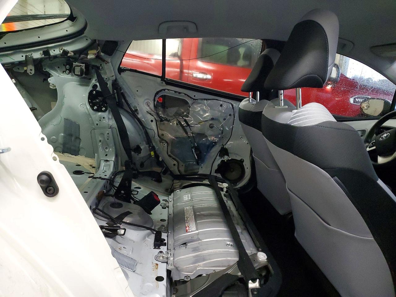 2017 TOYOTA PRIUS photo 11