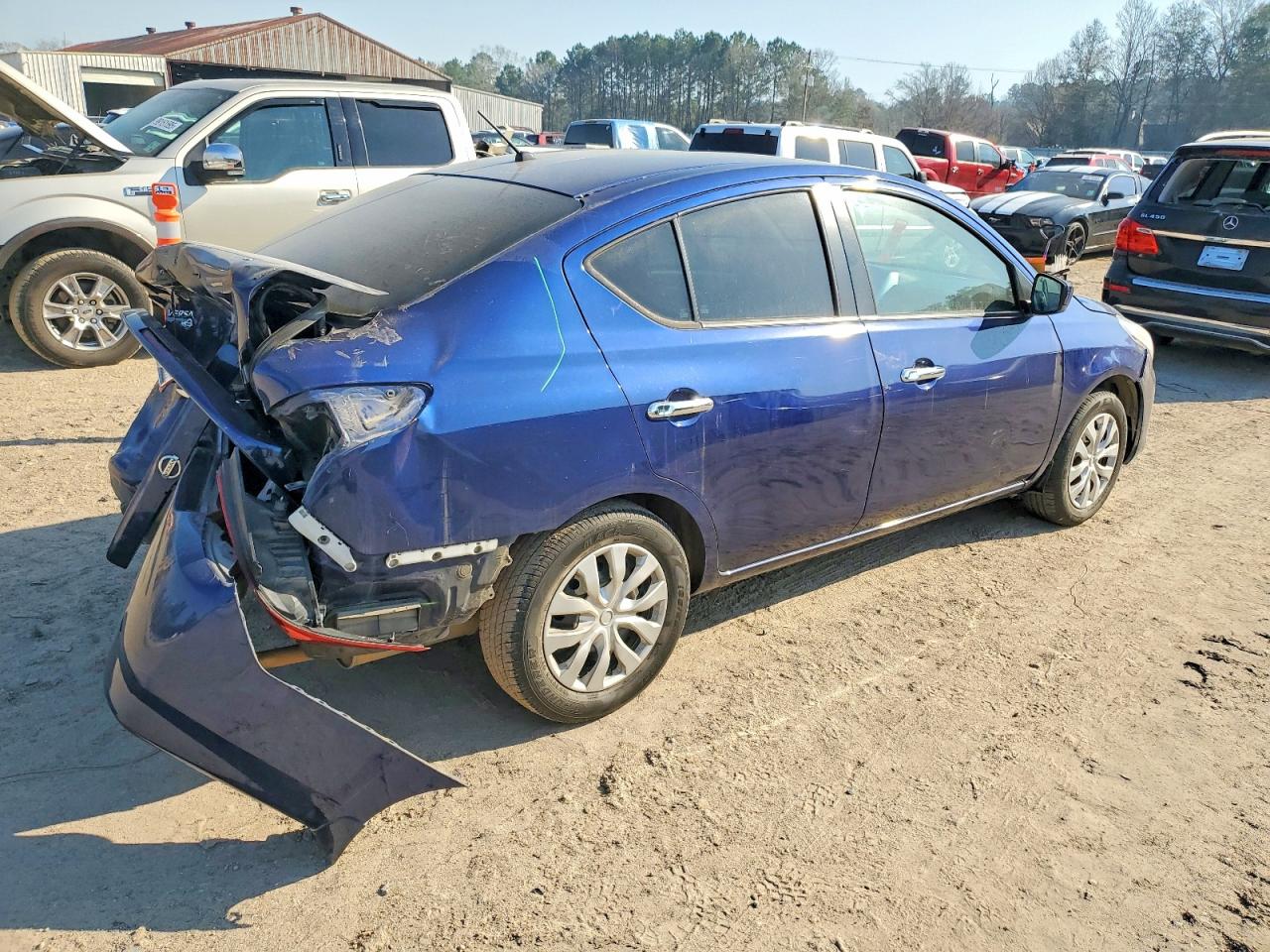 2018 NISSAN VERSA S photo 5