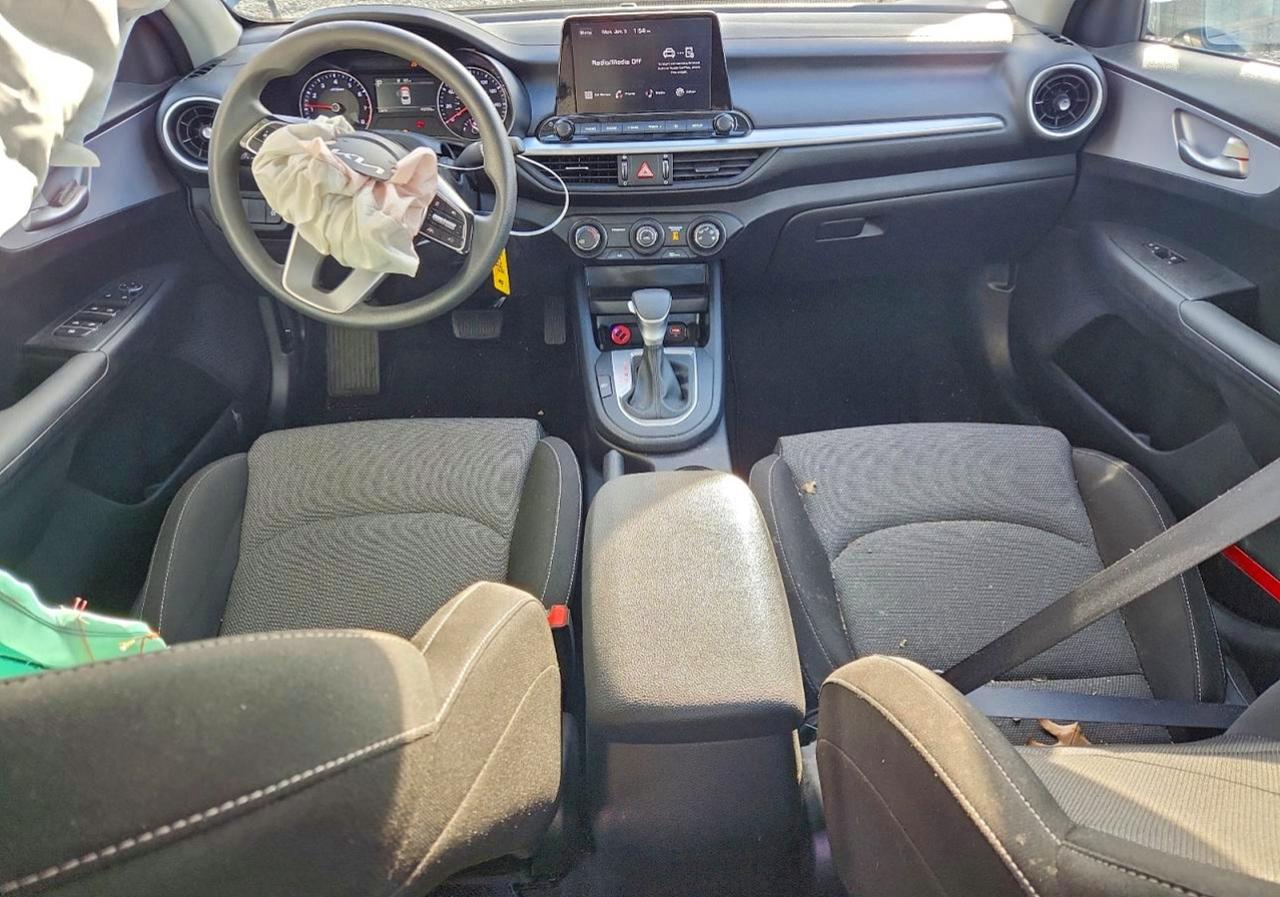 2024 KIA FORTE LX photo 8