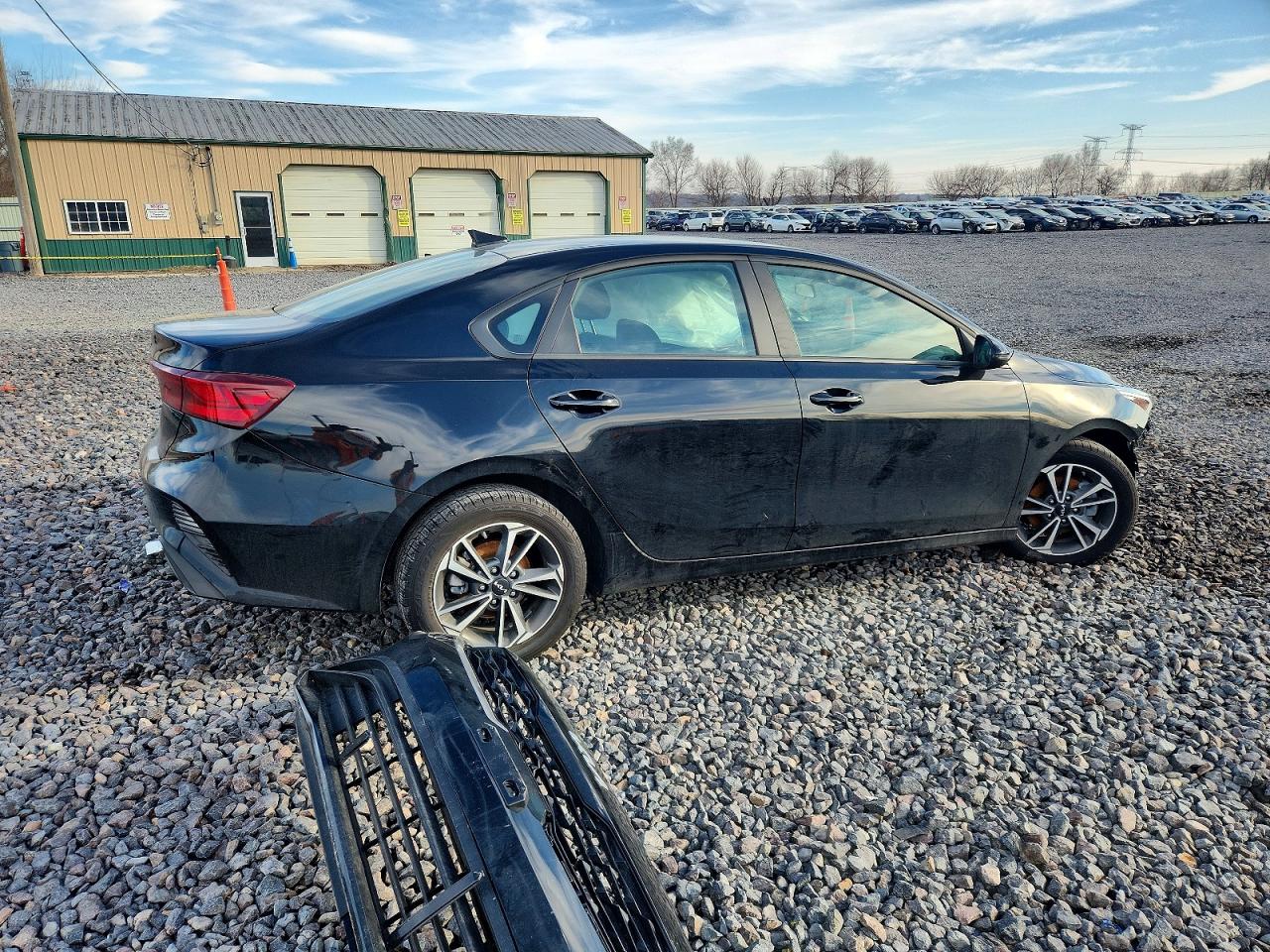 2024 KIA FORTE LX photo 3