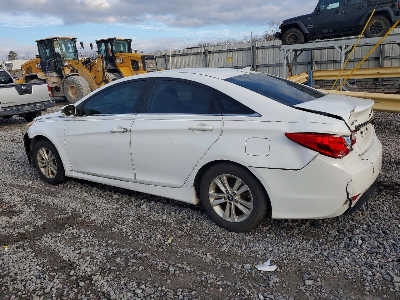 2014 HYUNDAI SONATA GLS photo 2